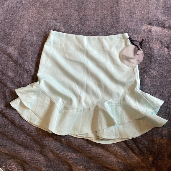 NWT Line & Dot Skirt Set - Picture 2 of 3